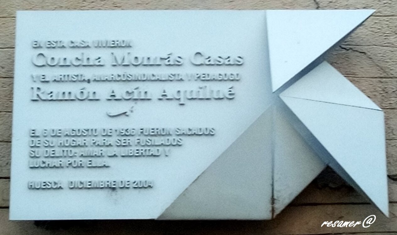 Placa casa de Ramón Acín y Concha Monrás